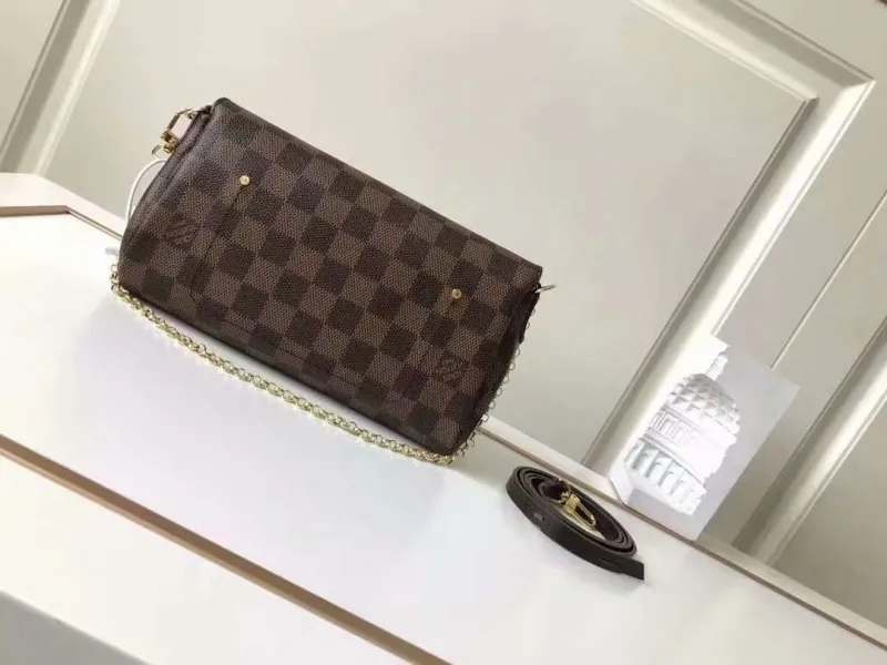 Alternative view of LV Wallets-2033