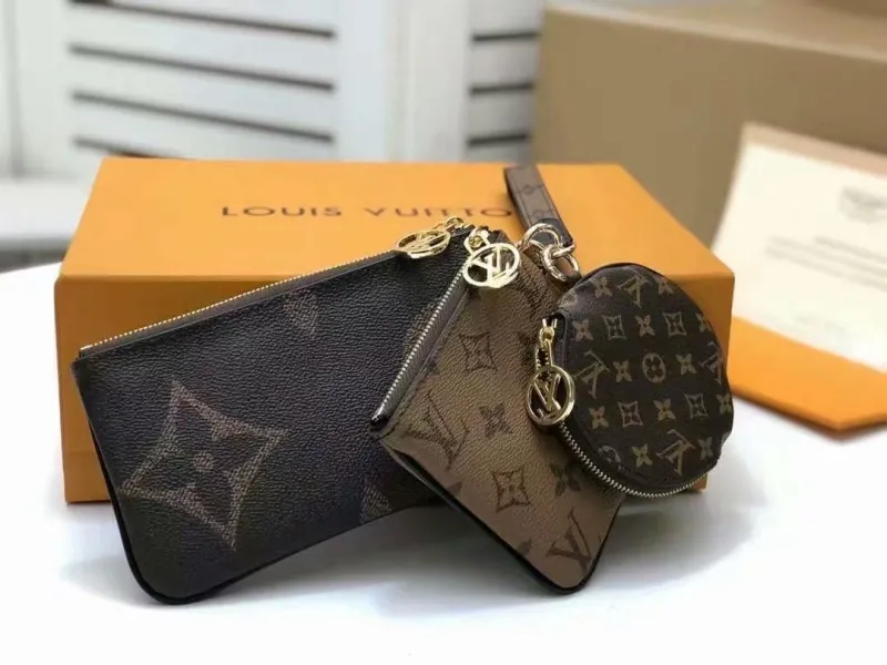 Alternative view of LV Wallets-2034