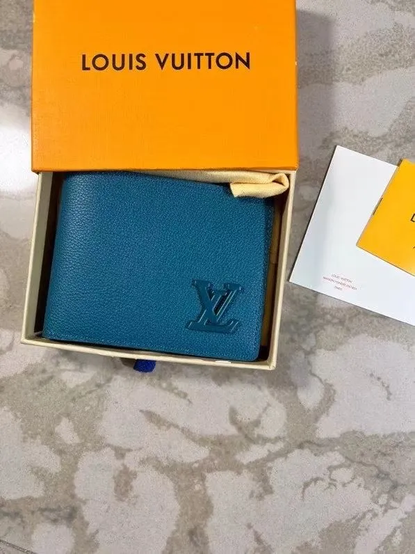 Alternative view of LV Wallets-2036