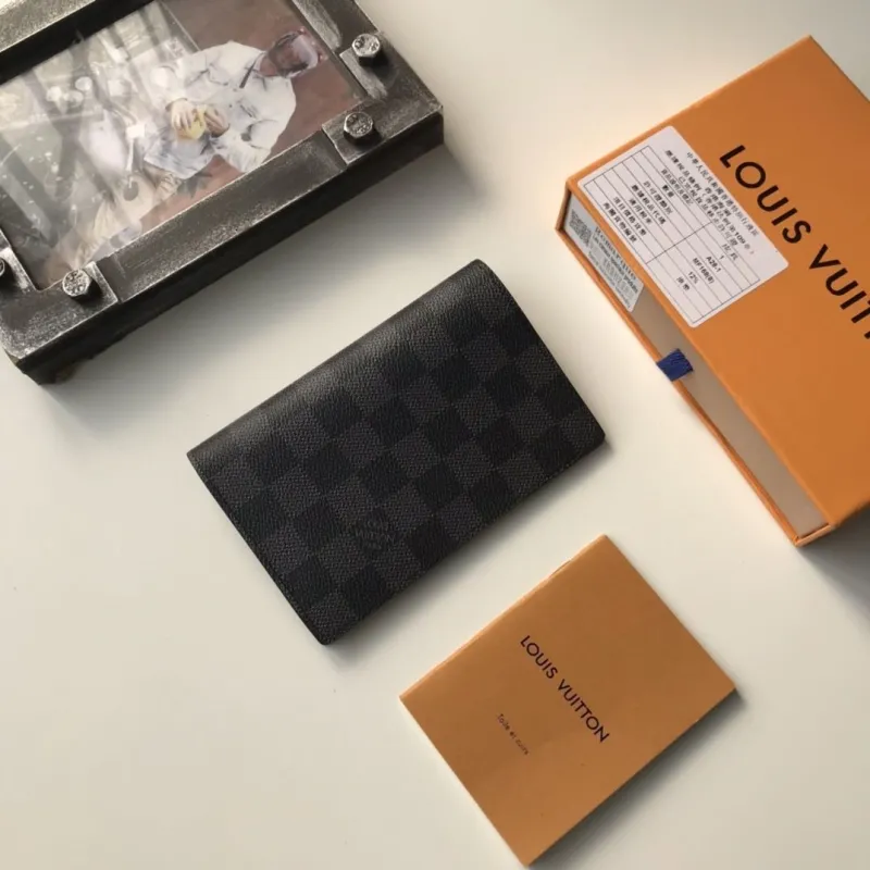 LV Wallets-2039