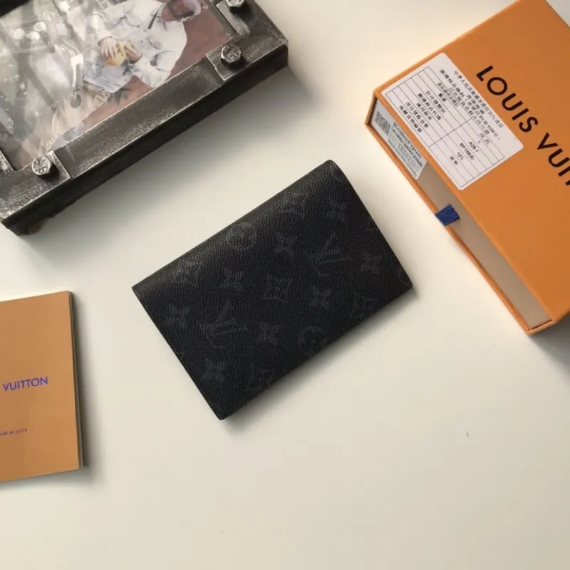 LV Wallets-2040