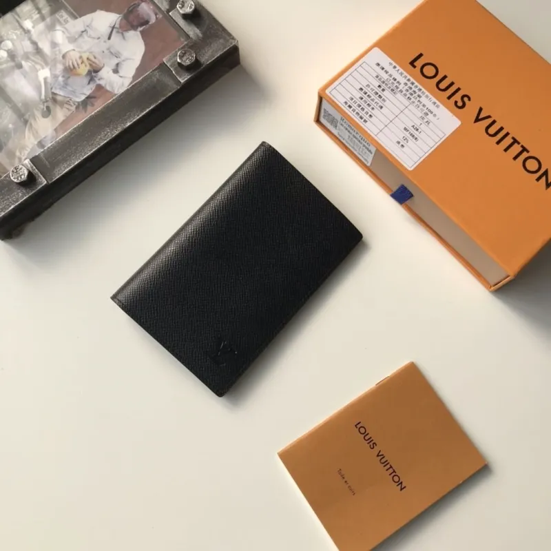 LV Wallets-2042