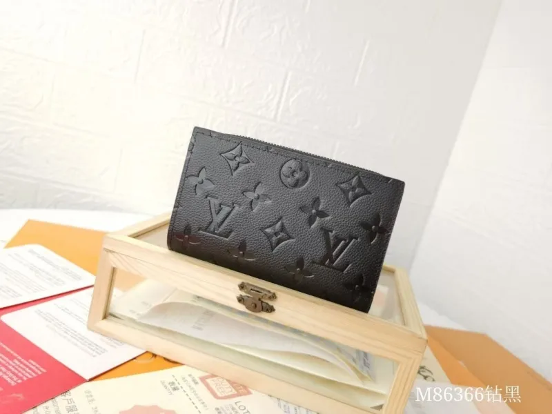 LV Wallets-2050