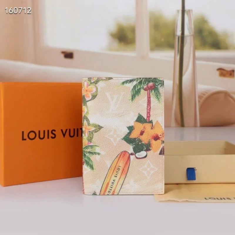 Alternative view of LV Wallets-2057