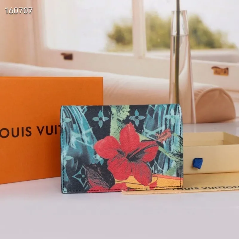 Alternative view of LV Wallets-2060