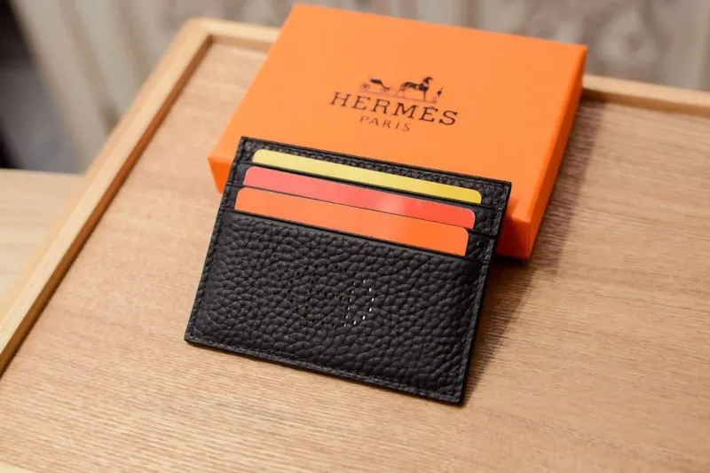 Alternative view of LV Wallets-2062