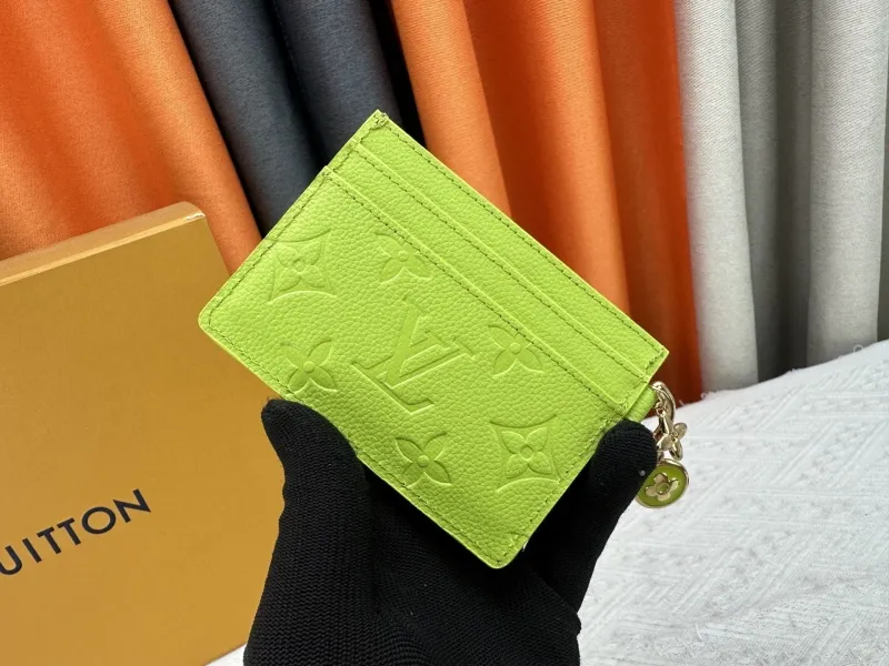 LV Wallets-2071