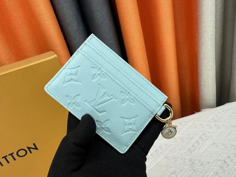 Alternative view of LV Wallets-2072