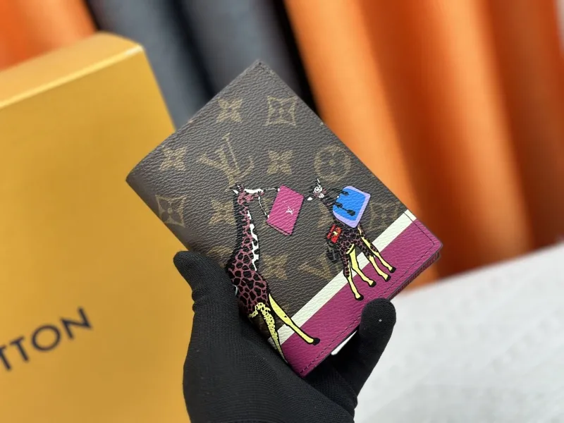 LV Wallets-2083