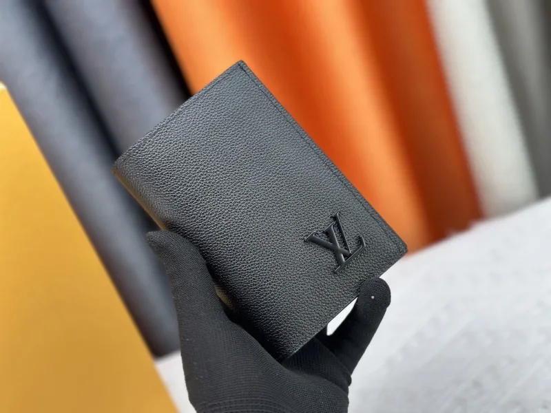 LV Wallets-2089