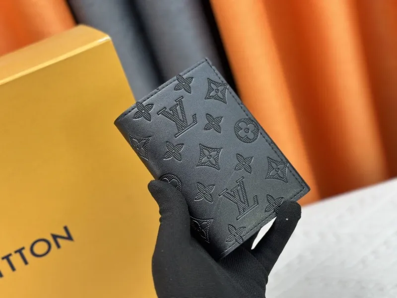LV Wallets-2090