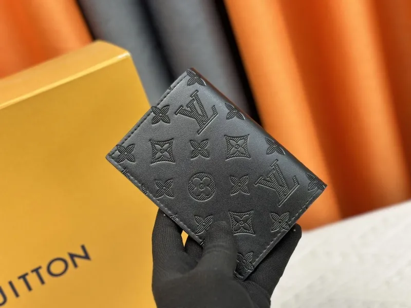 Alternative view of LV Wallets-2090
