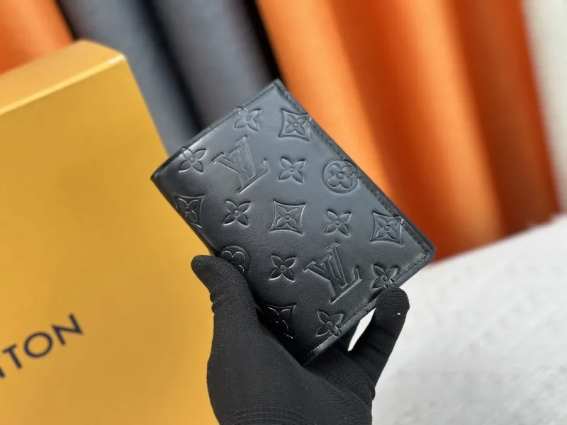 LV Wallets-2091