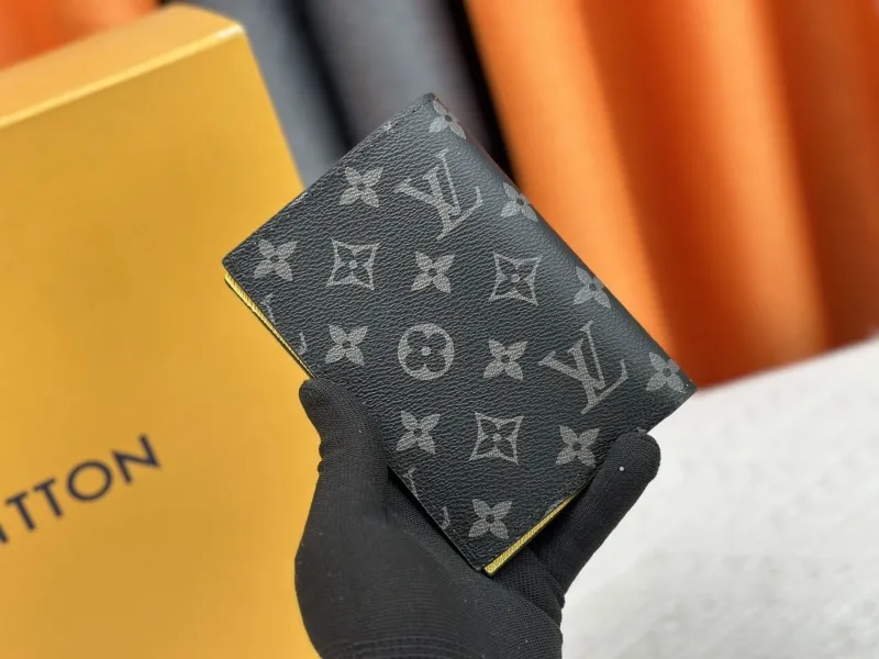 Alternative view of LV Wallets-2092