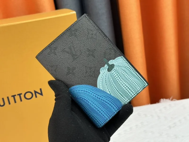 LV Wallets-2102