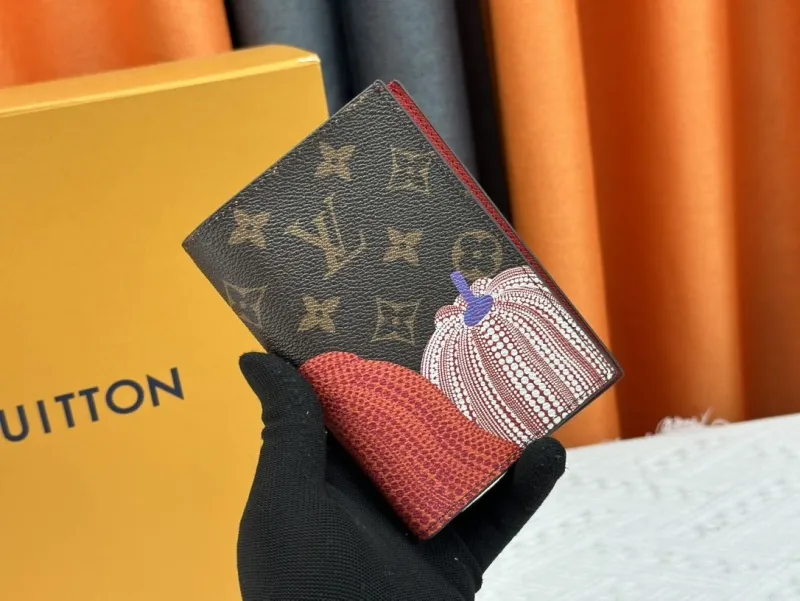 LV Wallets-2103