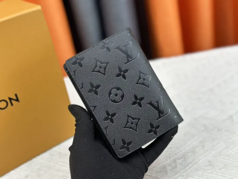 Alternative view of LV Wallets-2106