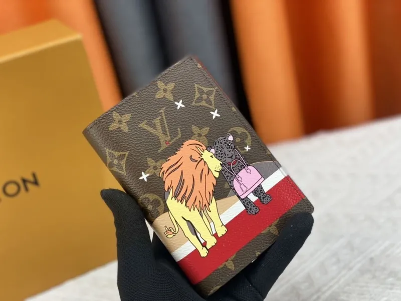 LV Wallets-2108