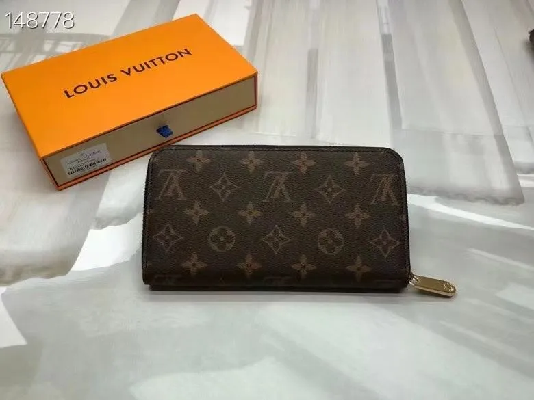 Alternative view of LV Wallets-2112