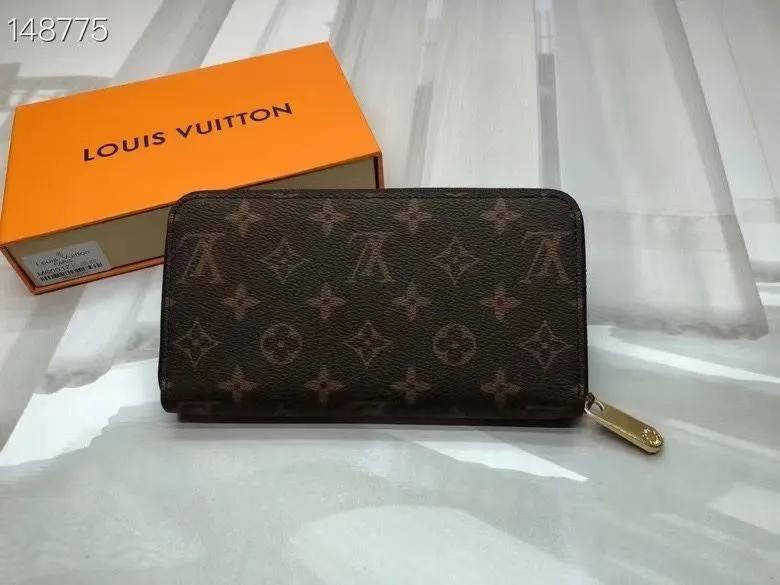 Alternative view of LV Wallets-2116