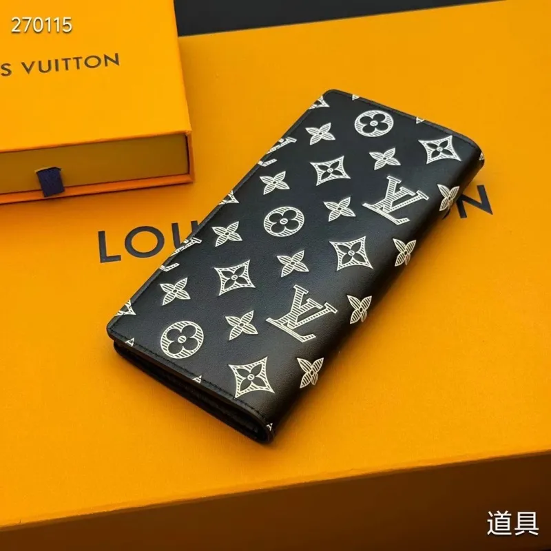Alternative view of LV Wallets-2120