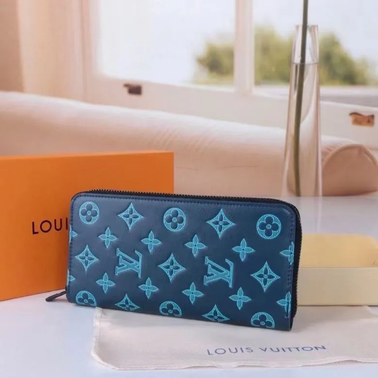 Alternative view of LV Wallets-2127