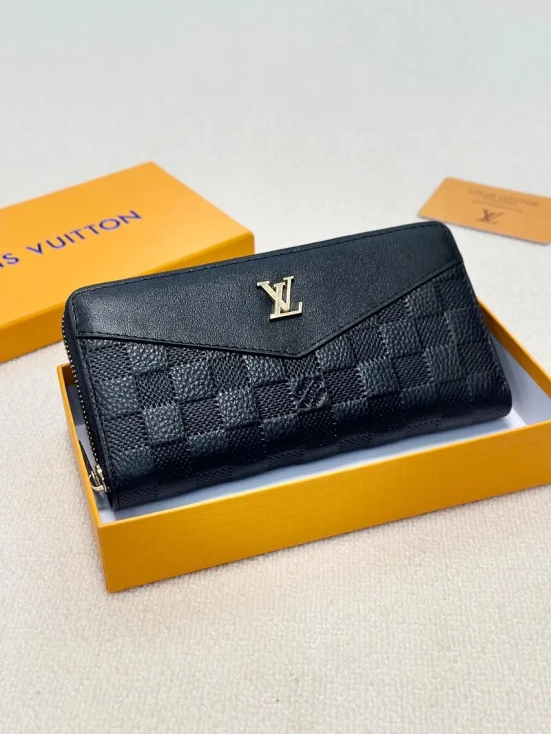LV Wallets-2151