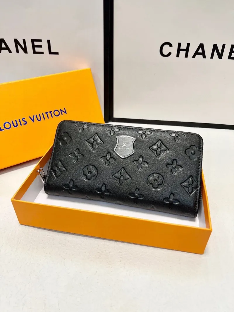 Alternative view of LV Wallets-2153