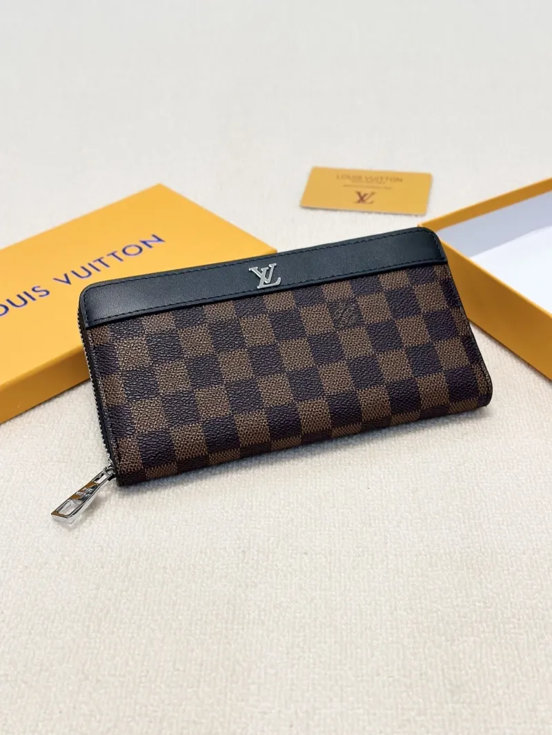 LV Wallets-2154