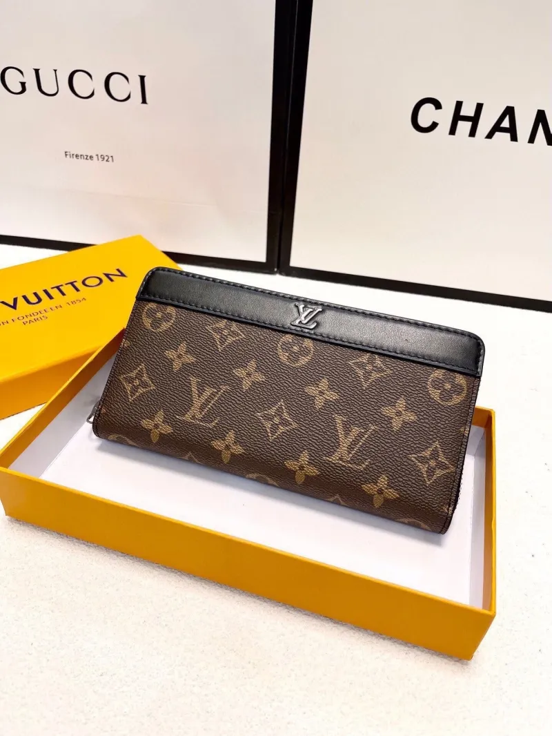 LV Wallets-2157