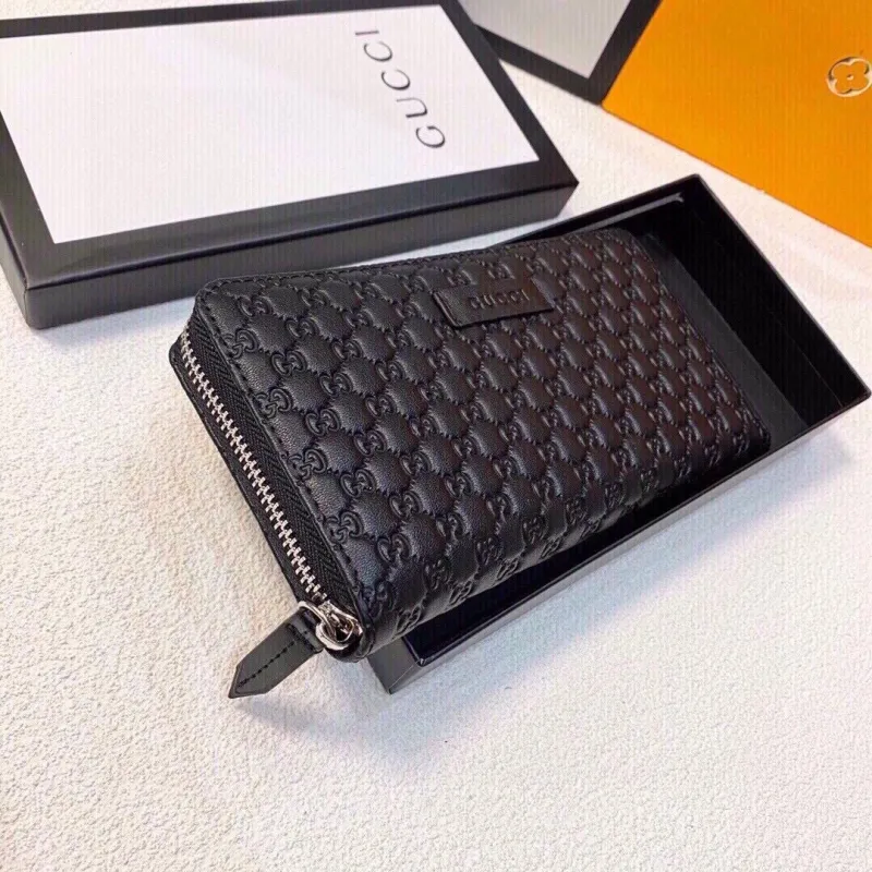 Alternative view of LV Wallets-2159