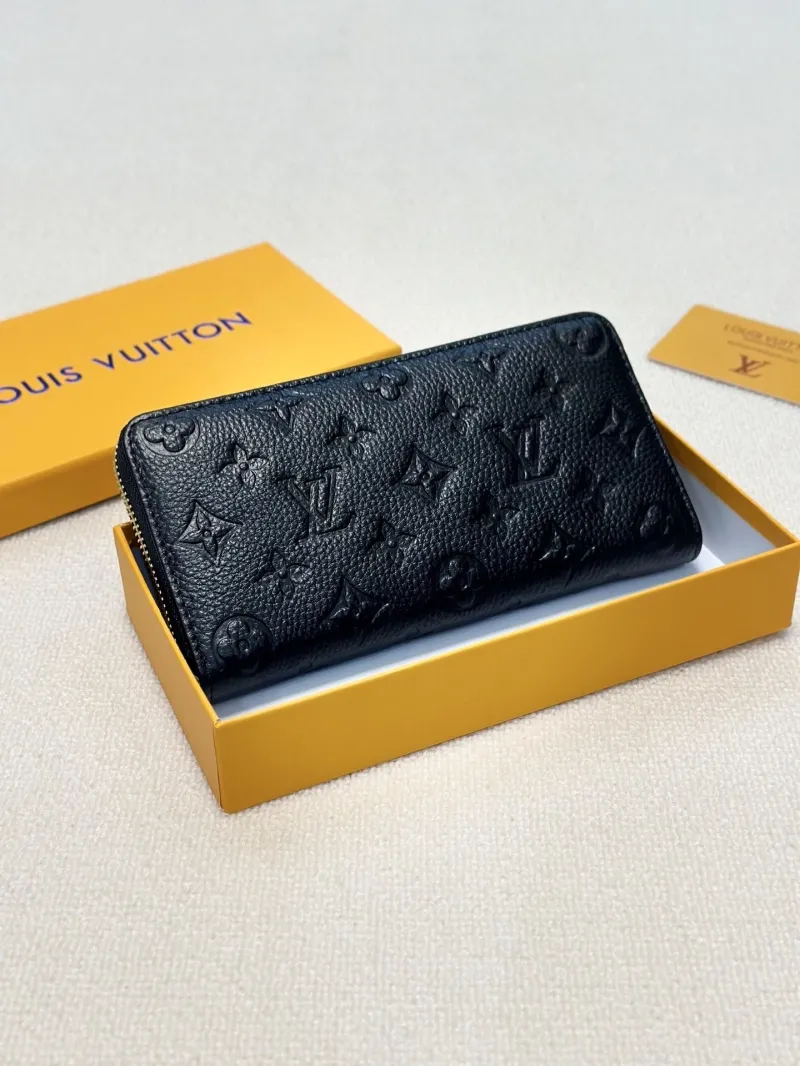 LV Wallets-2160
