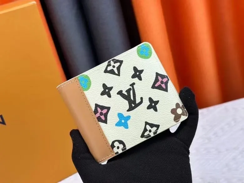 LV Wallets-2162