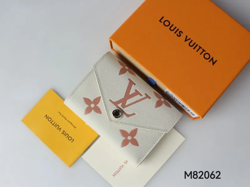 LV Wallets-2163