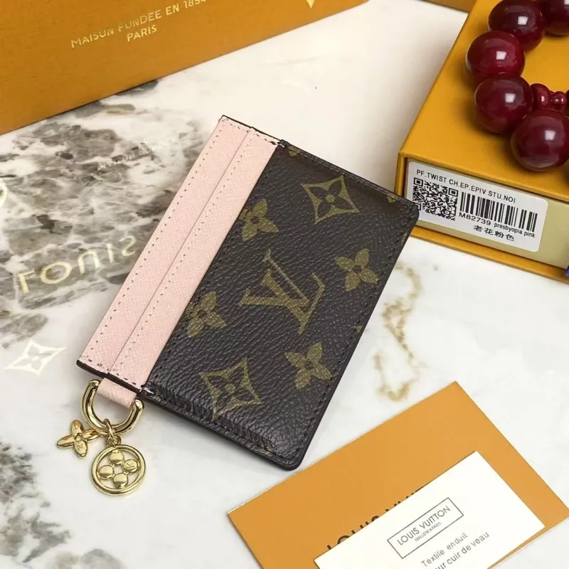 Alternative view of LV Wallets-2171