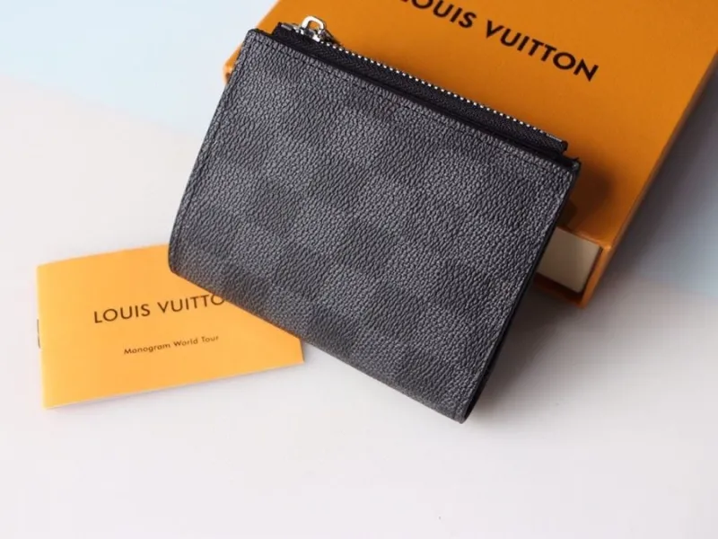 LV Wallets-2175
