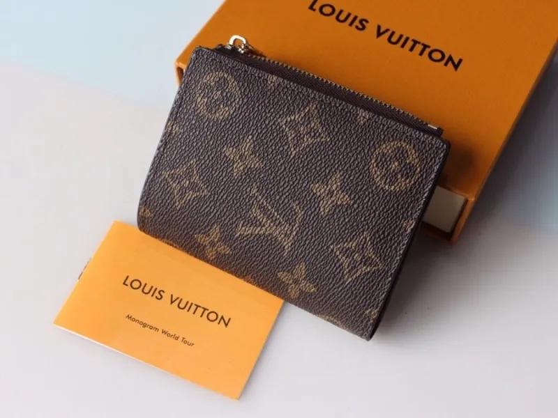 LV Wallets-2176