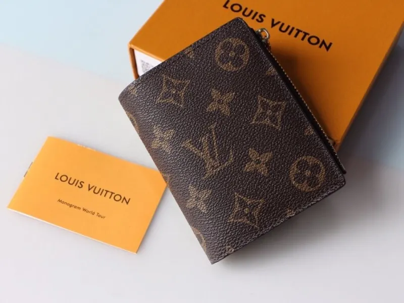 Alternative view of LV Wallets-2176
