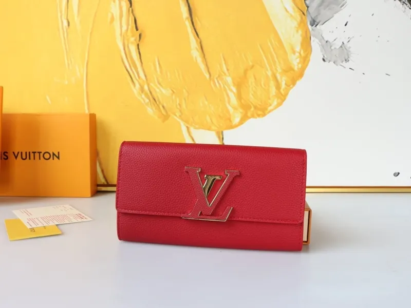 Alternative view of LV Wallets-2183