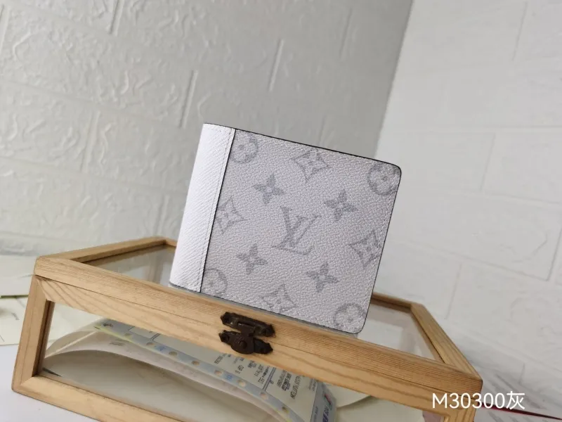LV Wallets-2190
