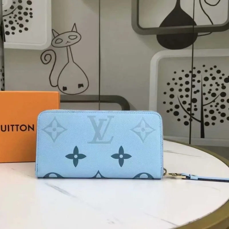 Alternative view of LV Wallets-2192