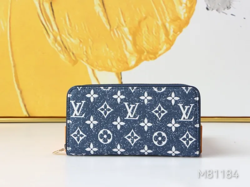 LV Wallets-2194
