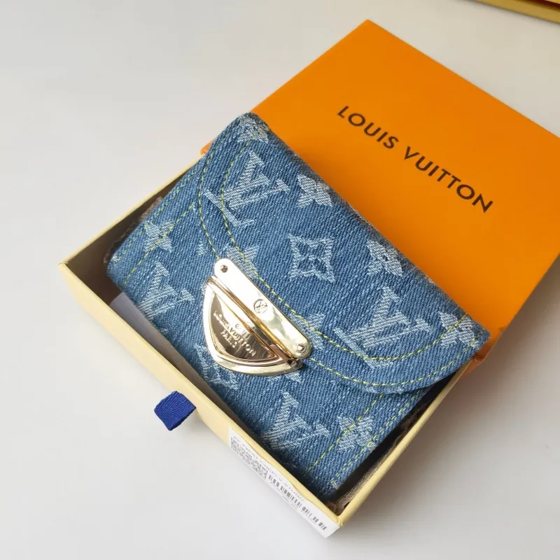 Alternative view of LV Wallets-2196