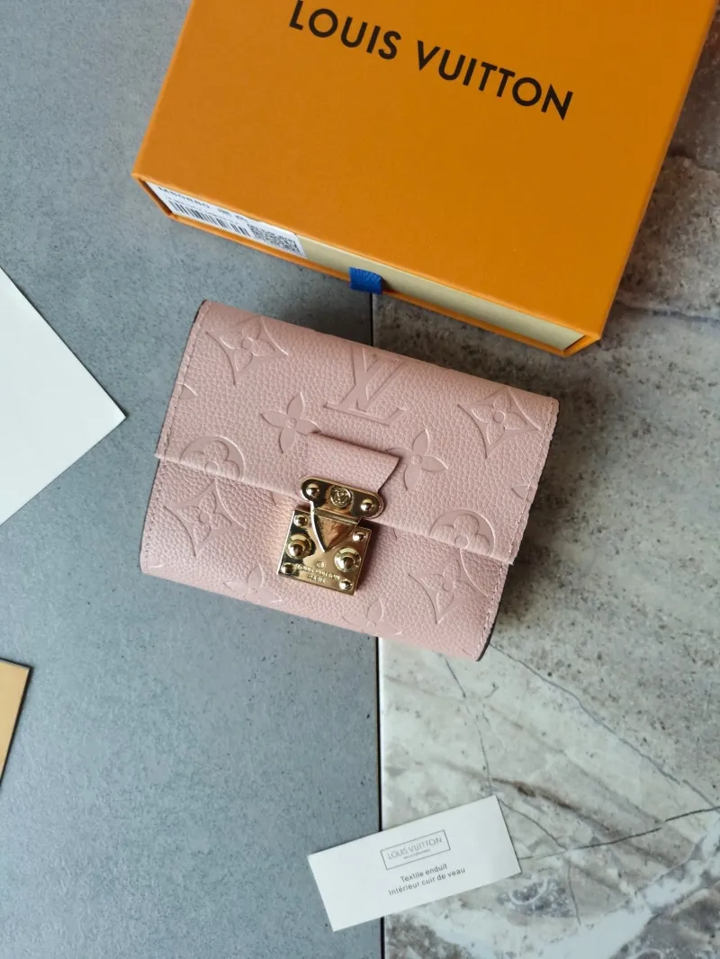 Alternative view of LV Wallets-2205