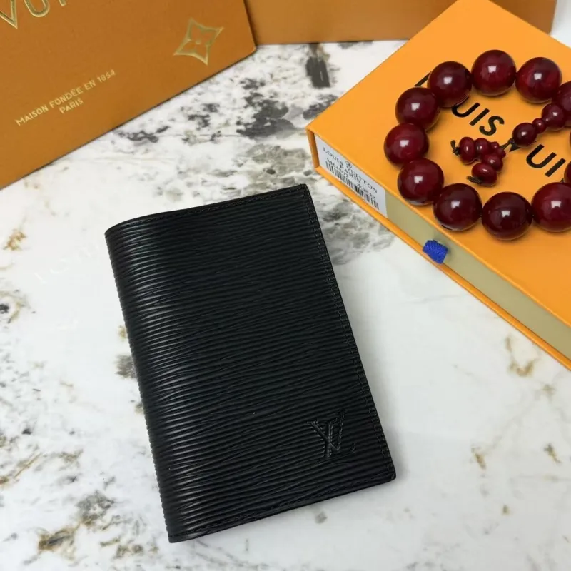 LV Wallets-2214