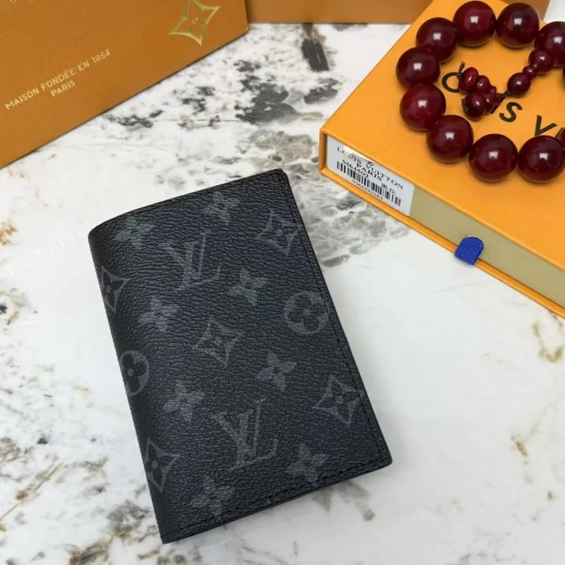 LV Wallets-2215