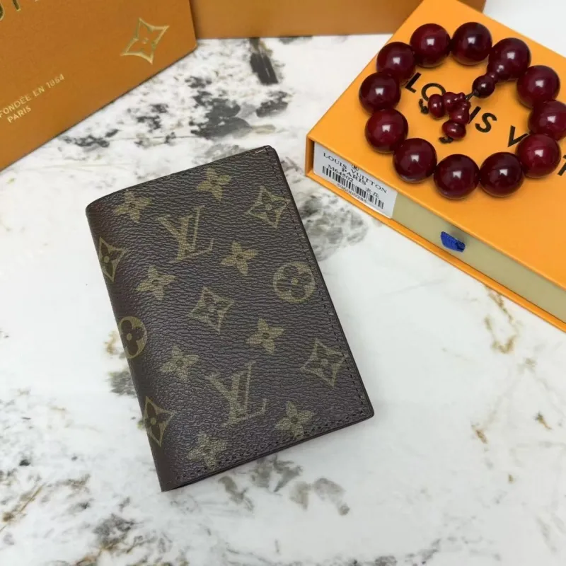 LV Wallets-2216