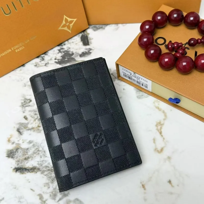 LV Wallets-2220