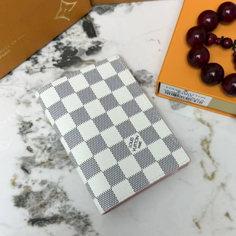 LV Wallets-2221