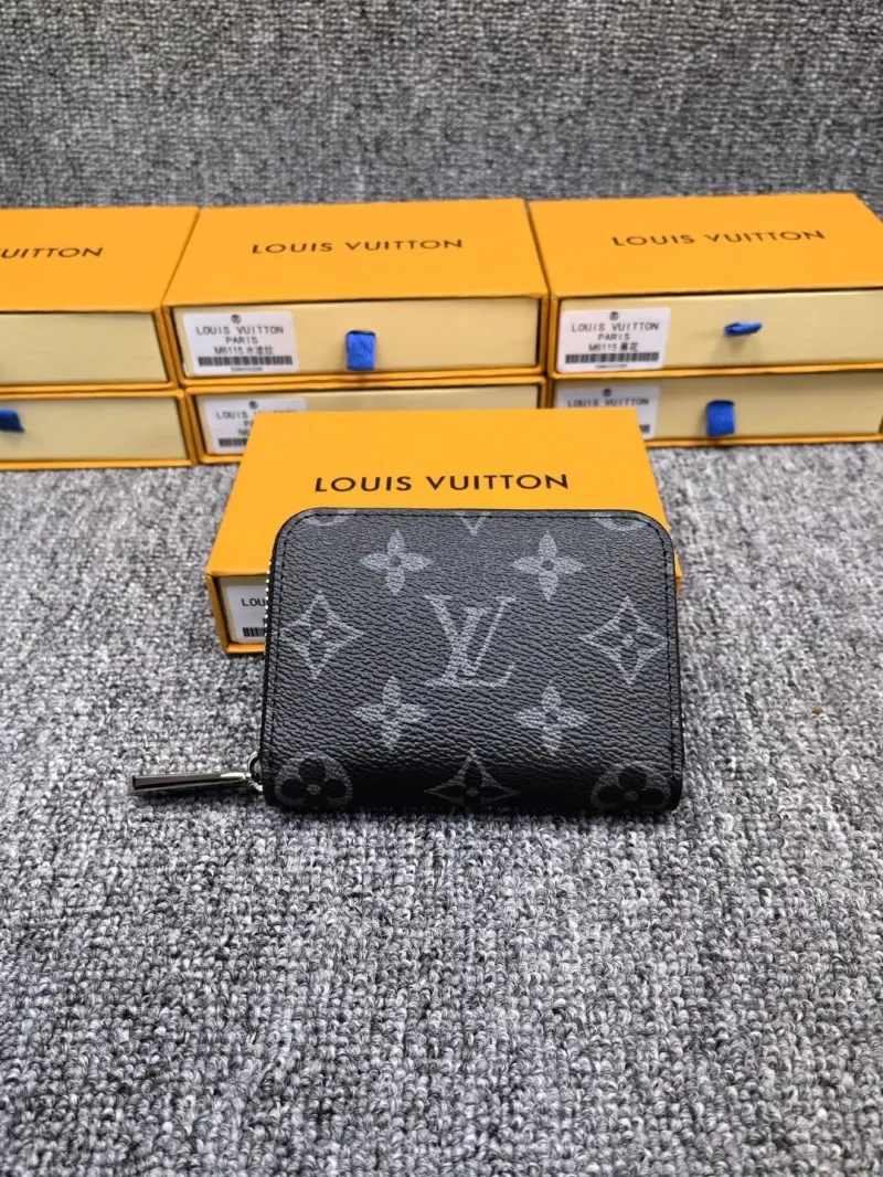 Alternative view of LV Wallets-2225